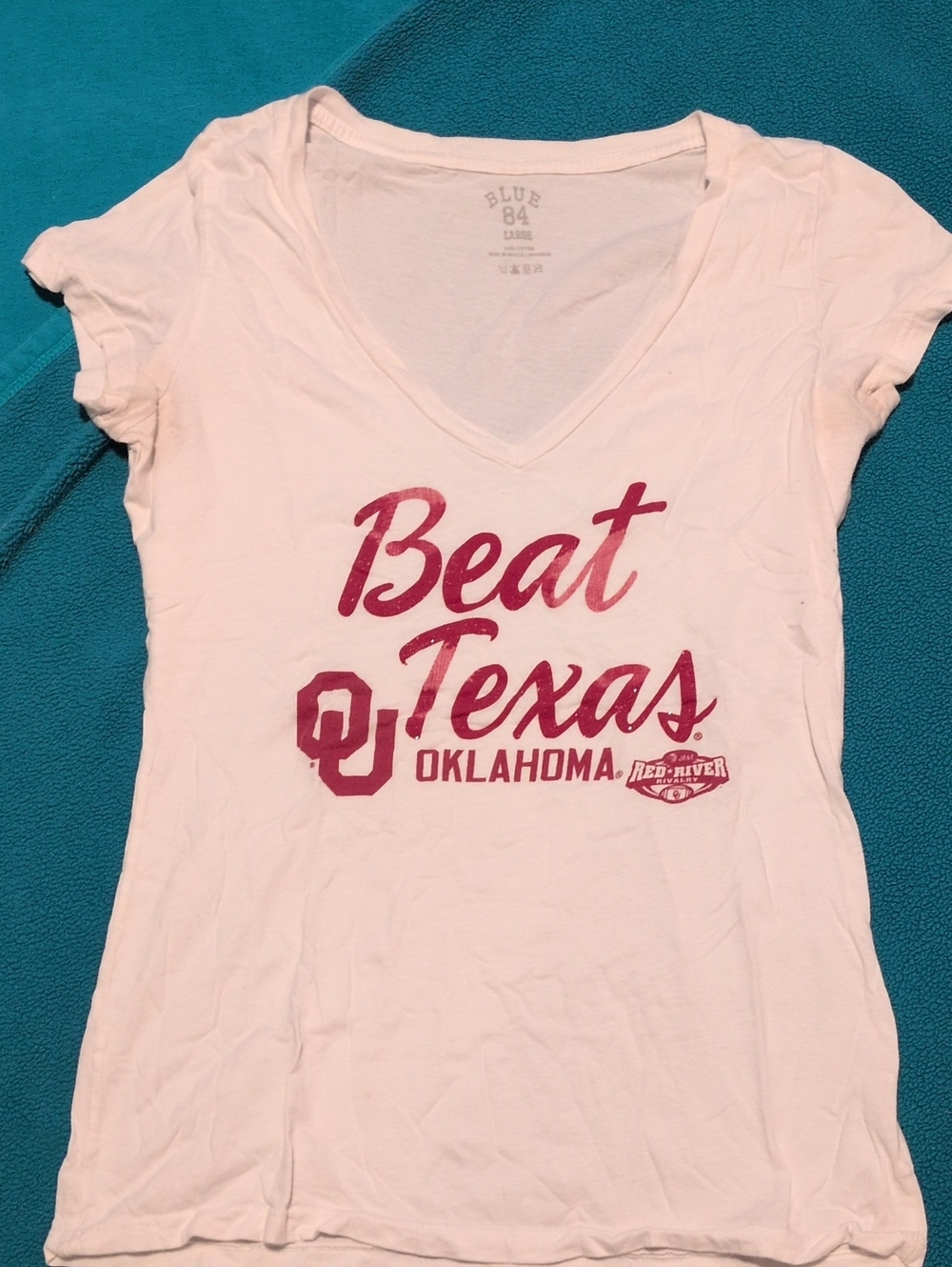 Blue 84 Women's 'Beat Texas' Oklahoma V-Neck Tee - White